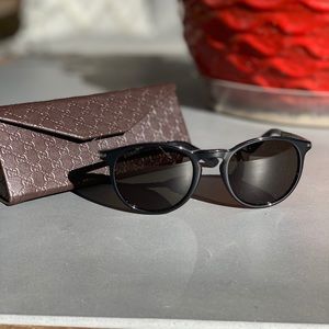 GUCCI black round sunglasses